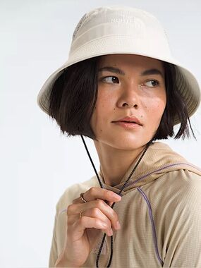 The North Face Summer Lightrange Run Bucket Hat - white Dune - L/XL